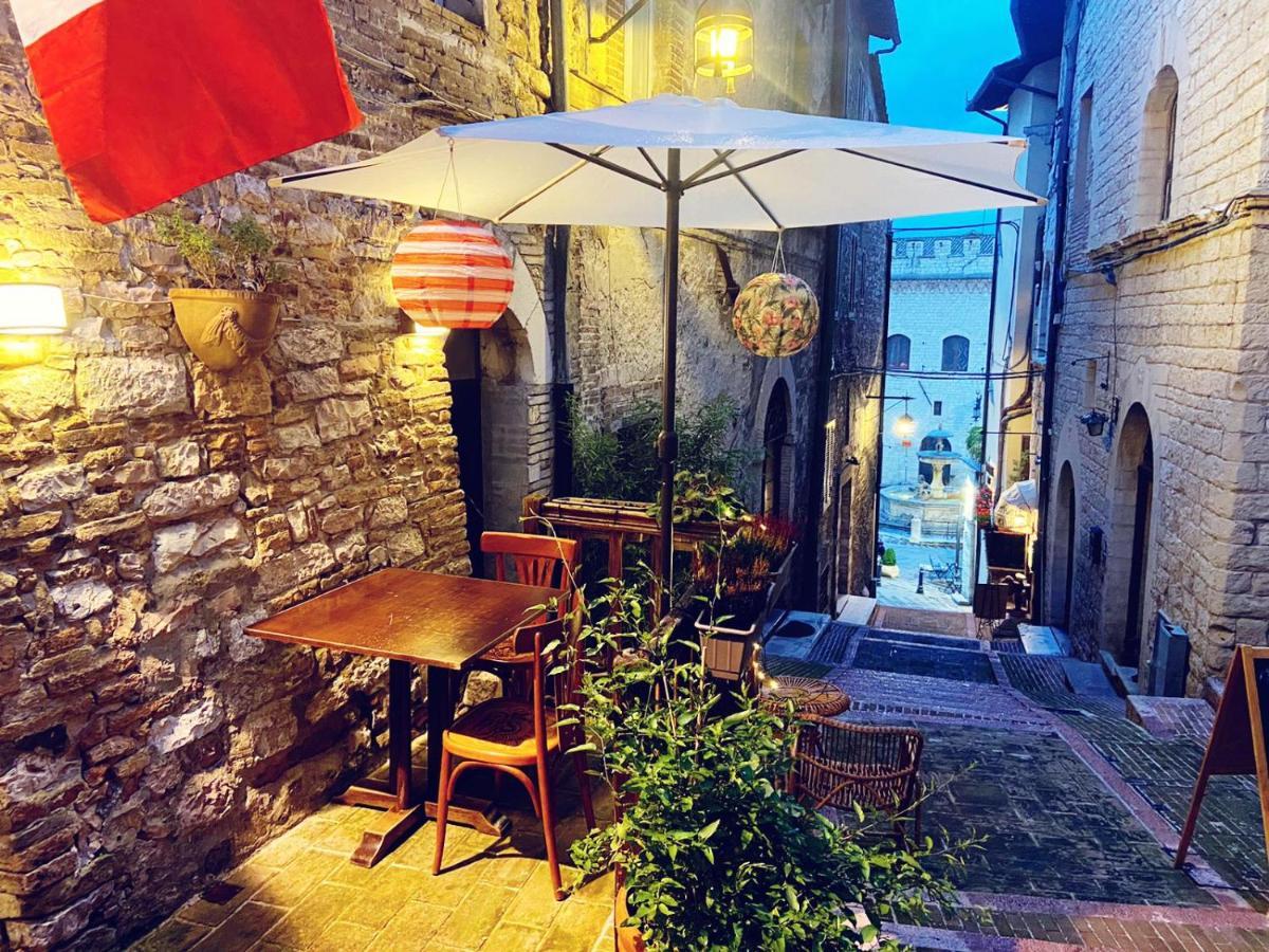 אסיסי Hotel La Fortezza מראה חיצוני תמונה