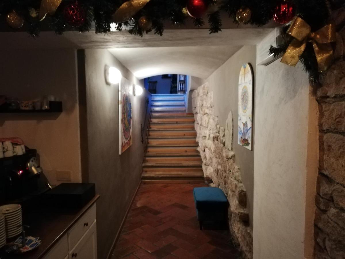 אסיסי Hotel La Fortezza מראה חיצוני תמונה